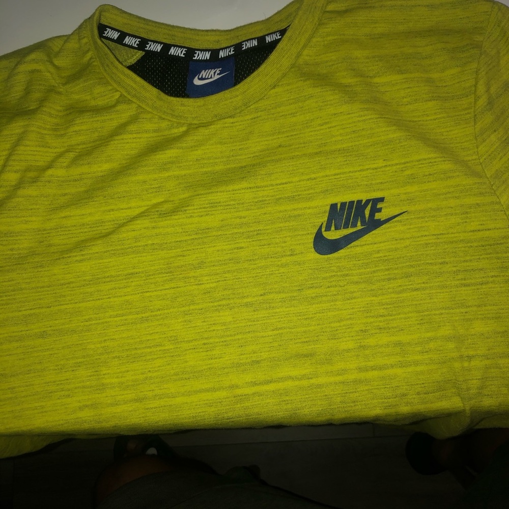 SOLD NIKE KNIT DRI FIT SZ S BARELY USED